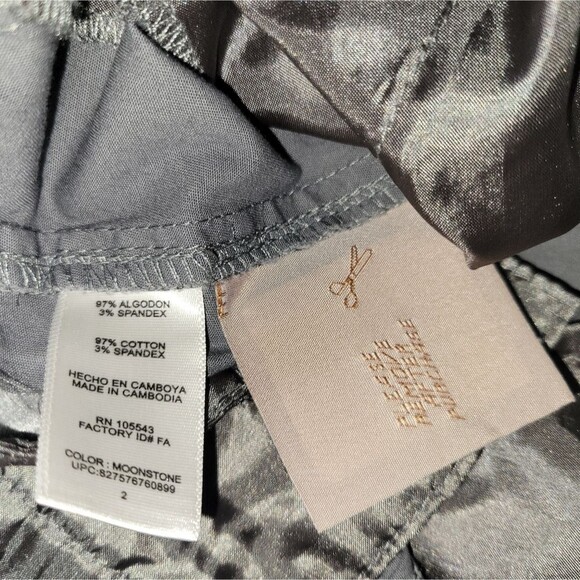 Daisy Fuentes grey crop pants, size 2.  New without tags - Picture 4 of 5